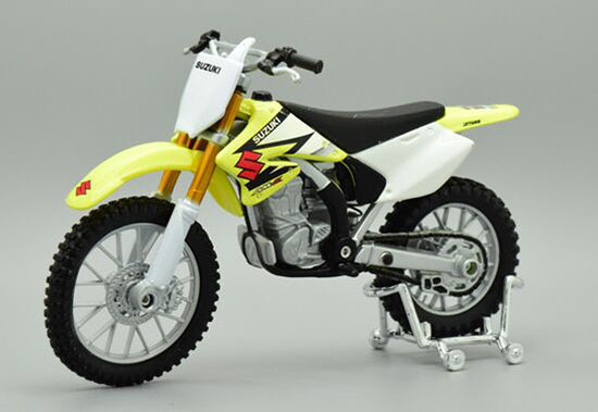 Yellow 1:18 Scale MaiSto Diecast Suzuki RM-Z 250 Model