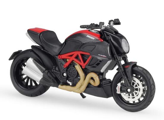 1:18 Scale Red-Black MaiSto Diecast Ducati Diavel Model