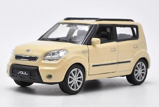 Creamy White / Red 1:36 Scale Welly Diecast Kia Soul Toy