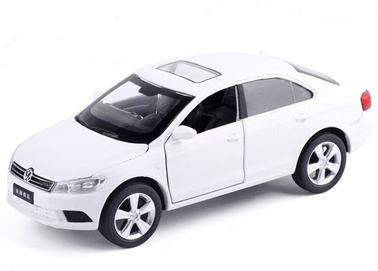 Silver / White Kids 1:32 Scale Diecast VW New Jetta Toy