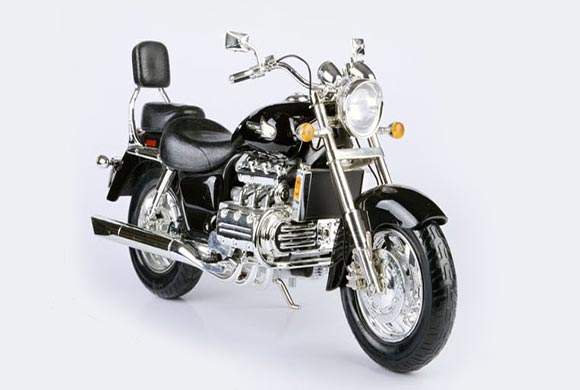 Motormax 1:6 Scale Black Diecast Honda Valkyrie Motorbike Model