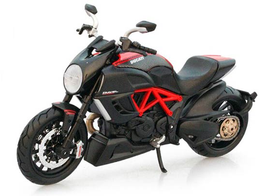 Red 1:12 Scale MaiSto Ducati Diavel Motorcycle