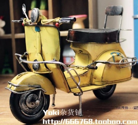 Yellow Vintage Style Tinplate 1954 Italy Lambretta Model