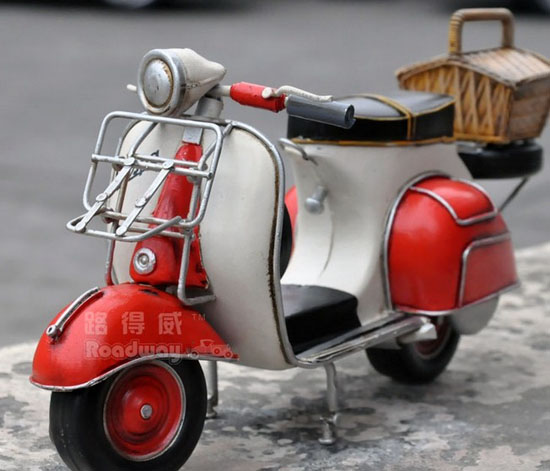 Red-White Large Scale Vintage 1959 Vespa GS 150 Model