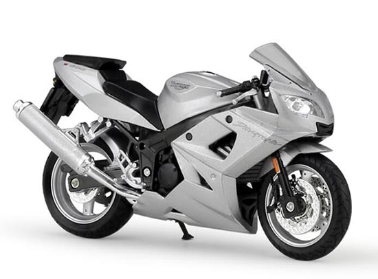 1:18 Scale Silver Welly Triumph Daytona 600 Motorcycle