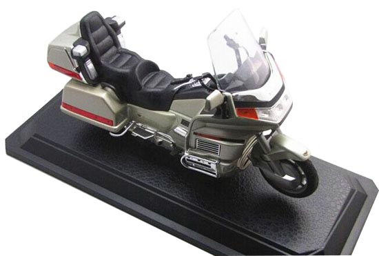 1:10 Scale Silver / Red Yatming Diecast Honda Gold Wing Model