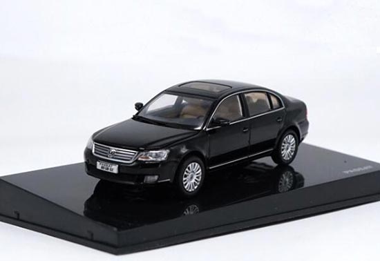 Silver / Black 1:43 Scale Diecast Volkswagen Passat Model