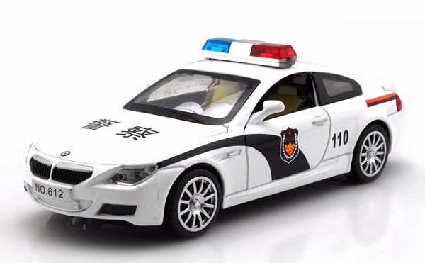 Kids 1:32 Black / White Police Diecast BMW M6 Toy
