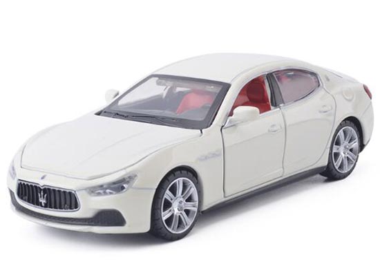 Red / White / Blue 1:32 Kids Diecast Maserati Ghibli Toy