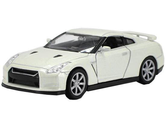 Welly 1:36 Scale White Kids Diecast Nissan GT-R Toy