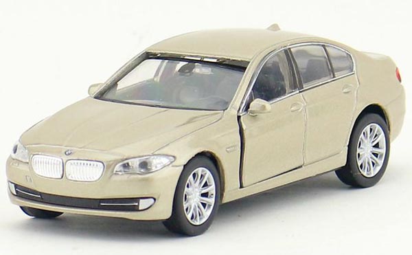 1:36 Scale Kids Golden / White Welly Diecast BMW 535i Toy