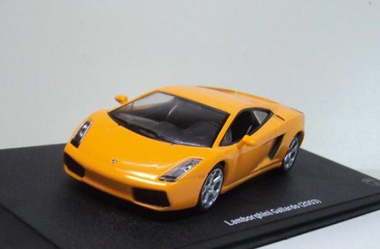 Yellow 1:43 Scale IXO Diecast Lamborghini Gallardo 2003 Model